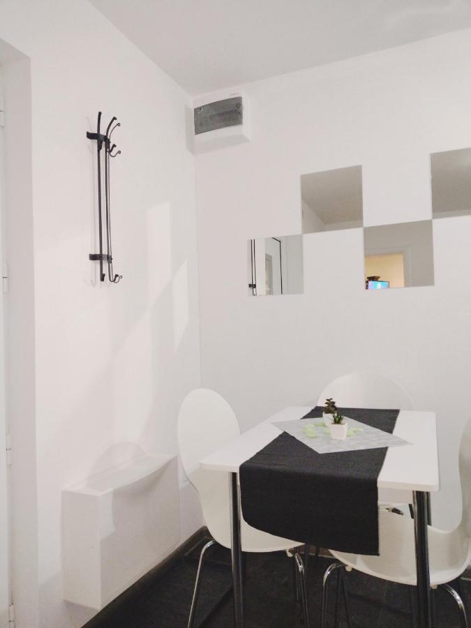 Apartmani Domo Sd 斯梅代雷沃 外观 照片
