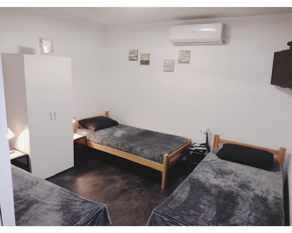 Apartmani Domo Sd 斯梅代雷沃 外观 照片