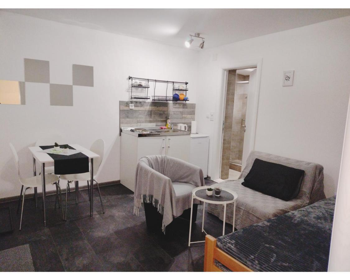 Apartmani Domo Sd 斯梅代雷沃 外观 照片